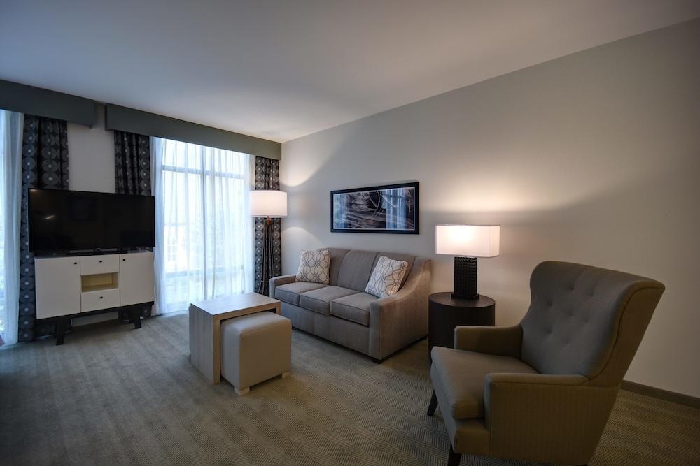 Homewood Suites By Hilton Greenville Downtown Екстериор снимка