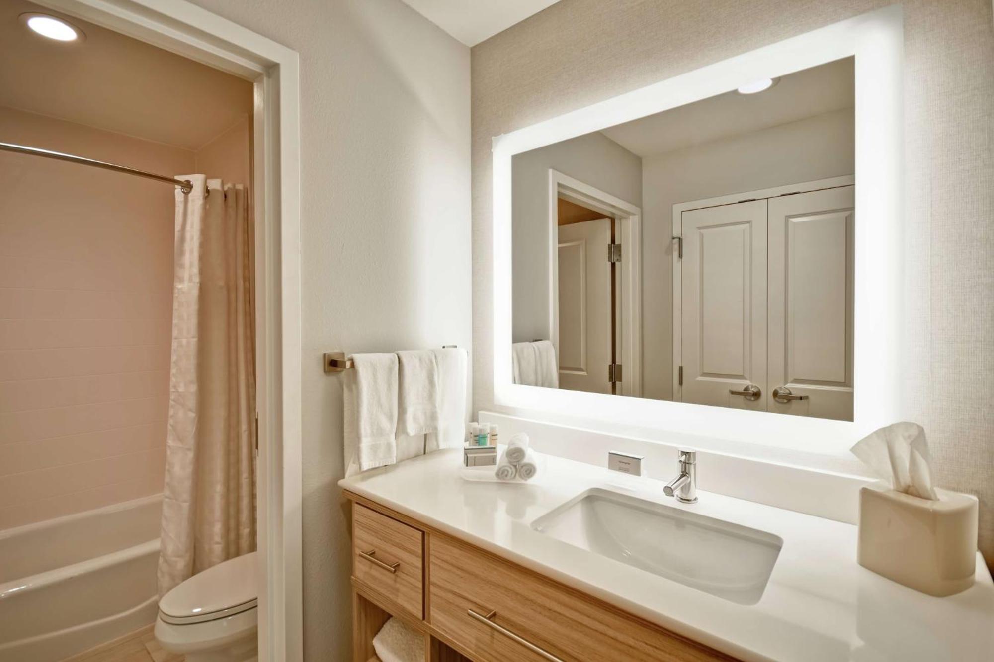 Homewood Suites By Hilton Greenville Downtown Екстериор снимка