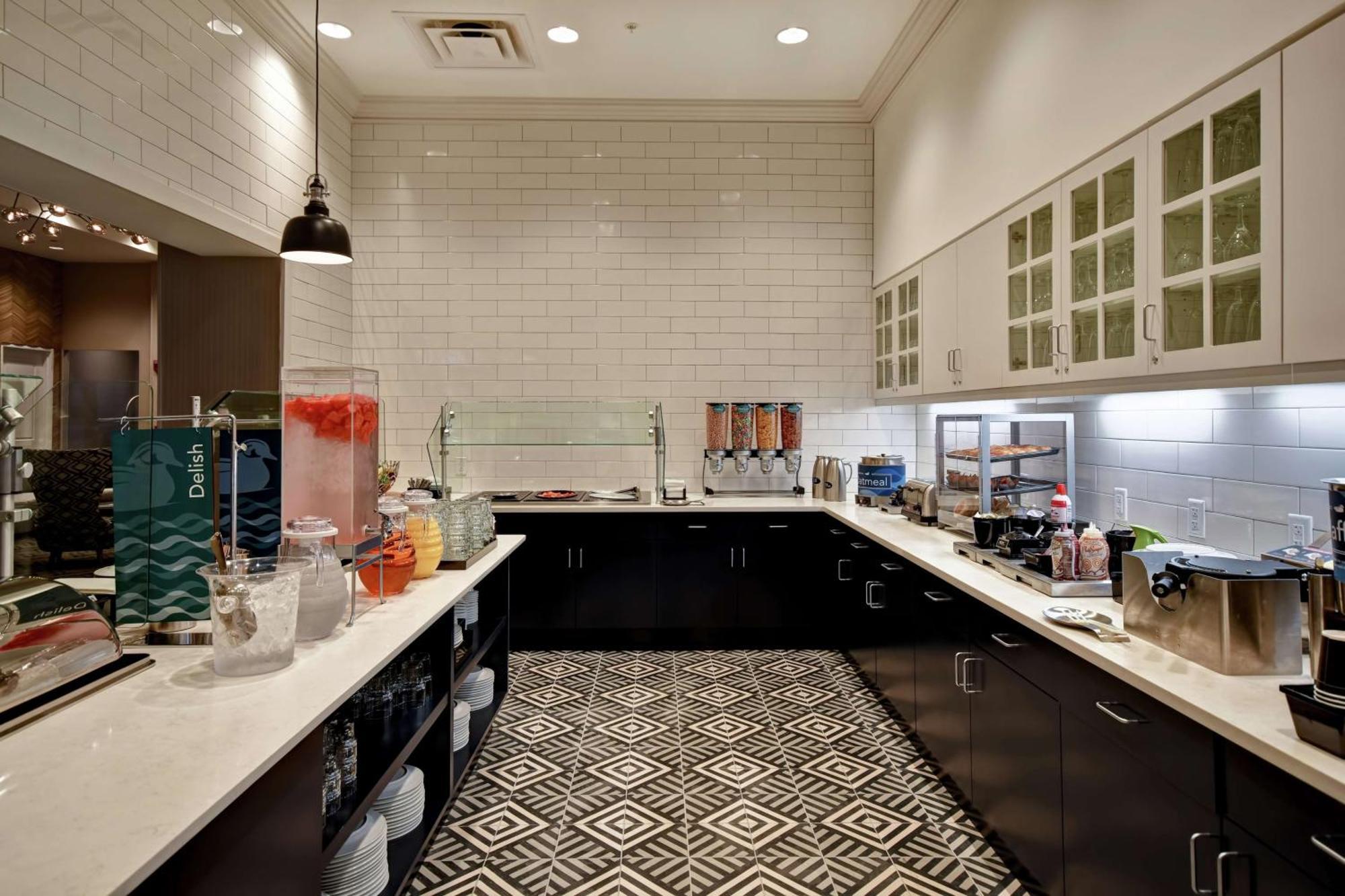 Homewood Suites By Hilton Greenville Downtown Екстериор снимка