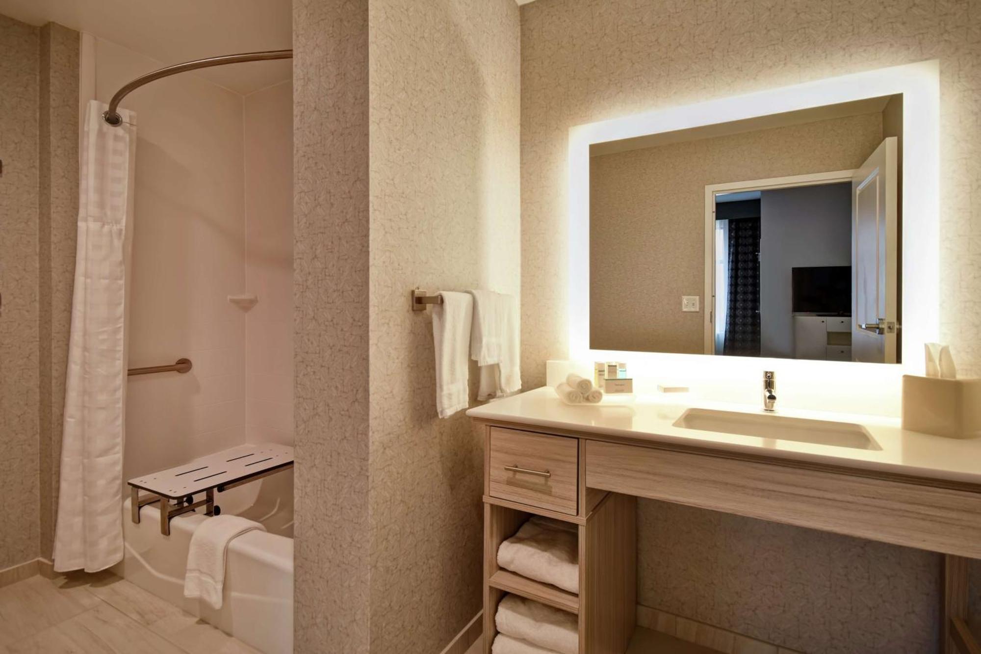 Homewood Suites By Hilton Greenville Downtown Екстериор снимка