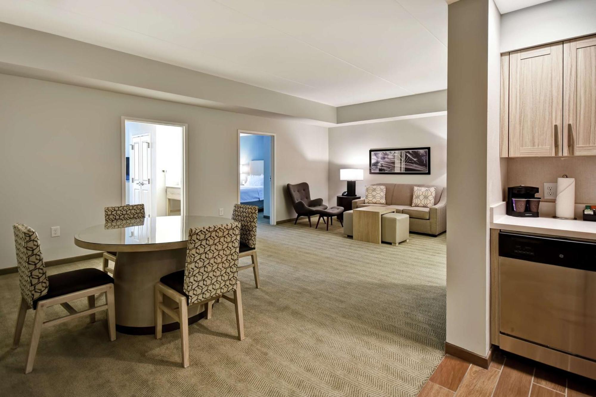 Homewood Suites By Hilton Greenville Downtown Екстериор снимка